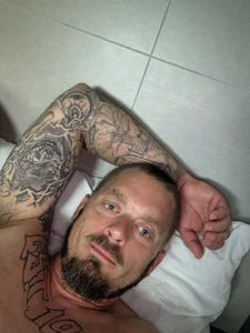 Selfie od FuriousCore330  snímek