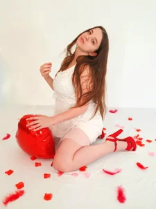 ElizabethBronks Valentine's Day 🥰 Immagine  6