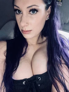 Queen-Ella Public Poză 7