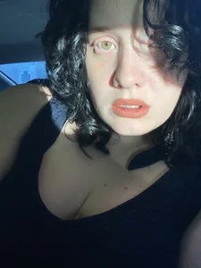 Thiccums-the-Goddess's photo
