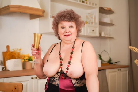 YourHotGranny Sexy Helen Foto