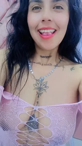 CataleyaLars20 mmmm pinky how sxy I look 🤤🤤 Pic 2