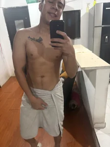 jheico_collins taking a shower Fotka