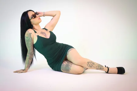 EmmyEvans1 Happy St Patrick's Day 🍀💰 Pic 2