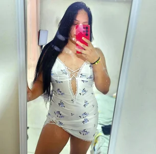 Karenfunny a sexy to improve the moment.  6টি ছবি