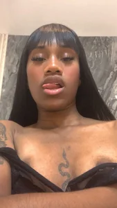 BellaGracee HEY NEW ME 😈 Pic 3
