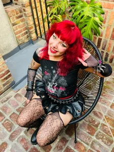 Sarah-Stoner Rave time🥳 Foto 4