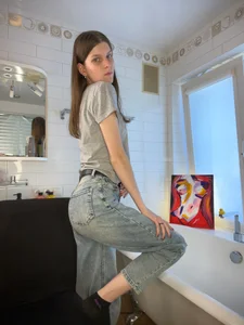 LeanStehlikwaiting for you in my cozy bathroom^^ Bild