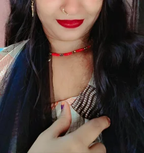 Hotcouplepriya Public Immagine  5