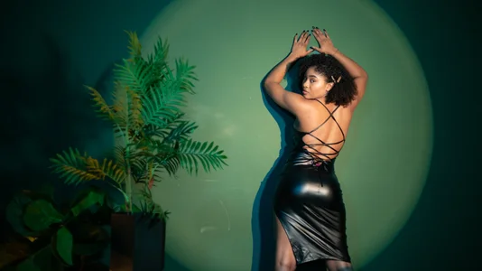 ohrianagibson It seems like an angel fell, now has black wings 😈 Billede