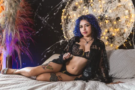 velvet_ari Public Pic 3