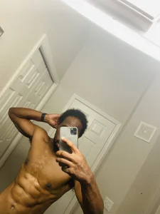 GeniusBody Flexing Pic 4