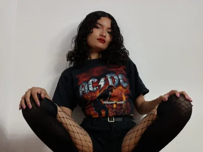 MirandaLawrens_: Public ( 4 фото)