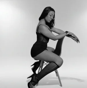 dalia-saenz Public slika