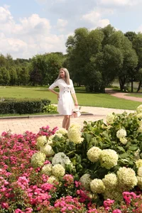 TherestlessKitty Professional photo shoot in the park (part 1) Pic 4