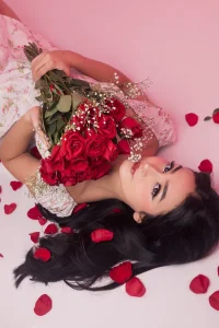 TokyoHaskel Romantic Between Roses 🌹❤️❤️ Foto 4
