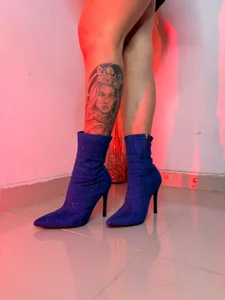 ValenG023 heels Pic 4