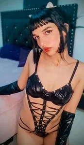 charllotee_dark Public Pic 3