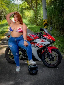 A beautiful driver 🙊 od KourtneyEvans  3 snímek