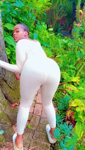 LactatingSeductiveEbony hellow you guys Pic