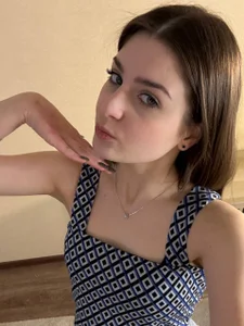 DeanUnnold shy girl Pic 3