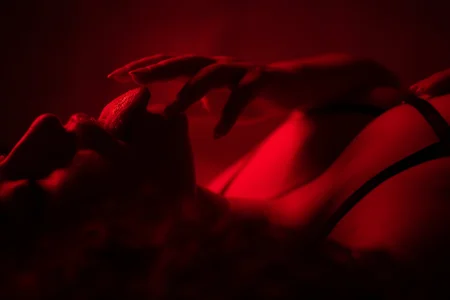SummerLuna's Unforgettable Shadows Sex Photo 1