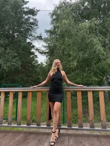 Bellissa_ Black dress and heels ♥ Pic 4