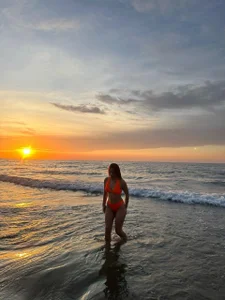 nikolevoshkie_ a beautiful girl, in front of the beautiful sea🌊 사진 5