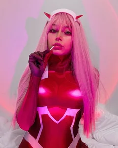amber_yull Zero two cosplay Pic 6