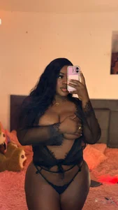 Thalyanna_ebony Public Bilde 2