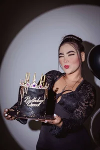 Emily_Black1のHappy 21st Bday, Emily!! 🥳の 7枚の写真