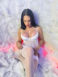 vittorialombardi__ I am you good girl Immagine  3