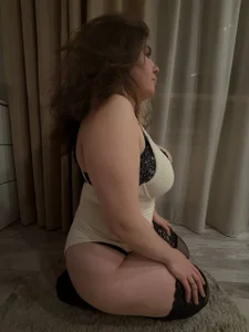 Mia_Brackenridge26 white bodysuit makes a difference Pic 3