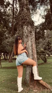 MeganAdamms🌳“The fantasy begins here.”🌳图片 2