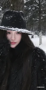 Aurora-77 77的日常生活照 Pic 3