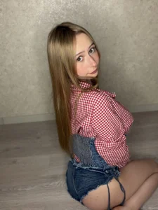 ElaneReam's XXX Nude Photo 2
