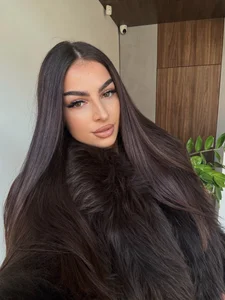 EmilyTrix Public Gambar 3