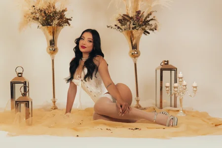 sarawinstone Glam and sophisticated зображення