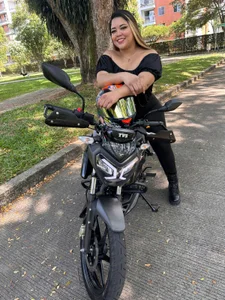 VanessaKalo Your favorite biker 🔥 Gambar 3