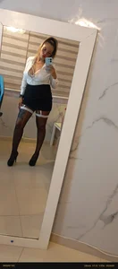 Jade_Jones_a secretary Immagine  7