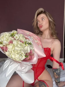 AnacondaOn I love flowers Billede