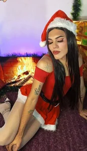 Vannessa_sexy Merry Christmas 🔥  2টি ছবি