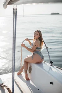 Linda__Bloom on a yacht Foto 6
