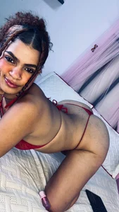 Saray-sexy1: You’re making me so wet just by being here ( 2 фото)