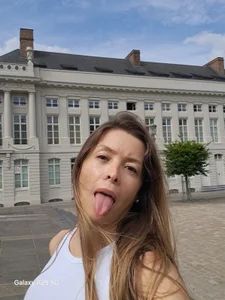 karina_warthon I loved Brussels 🤗  3টি ছবি