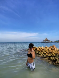 Antonella_Cruz02 beach Foto