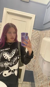 LaraNills Public  2টি ছবি