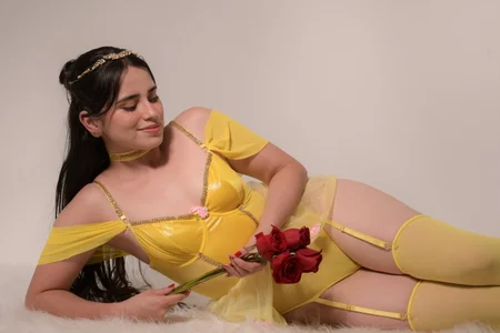 angelica_dymond Be my prince 💛🌹 Pic 6