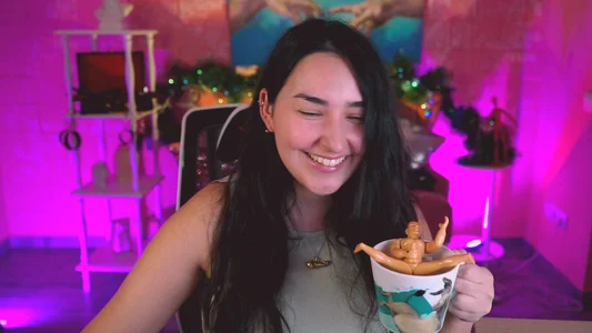 CeceliaJohnson How did you end up in my cup? Pic