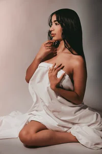 _Sofiewild_のlady in silk 🔥の 4枚の写真